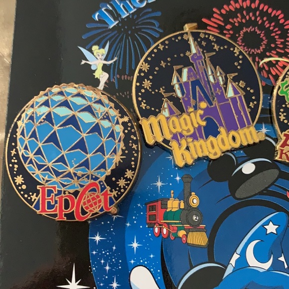 New Disney Theme Parks Pin set - rare 2007 - Picture 8 of 15